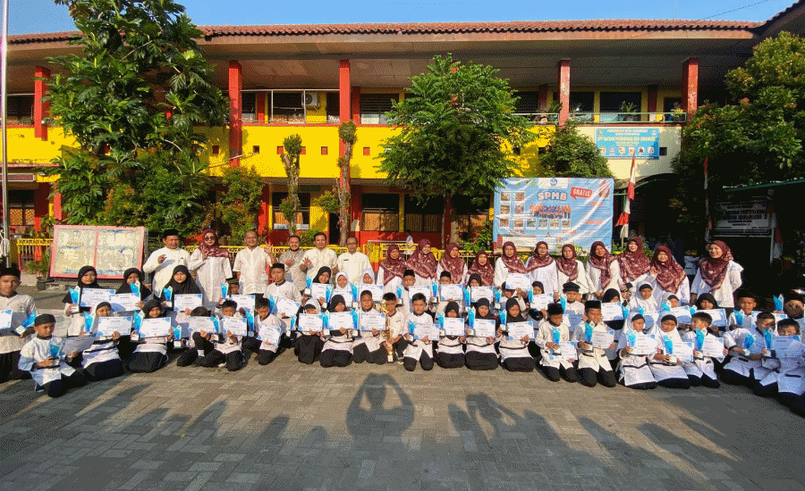 Akhir Semester Genap, SDN Jurumudi 3 Beri Penghargaan Siswa Berprestasi 