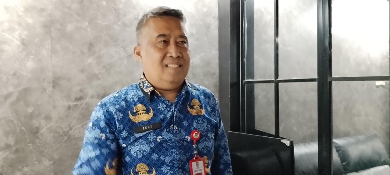 Kepala BKPSDM Kabupaten Tangerang Beny Rachmat memberikan keterangan.
