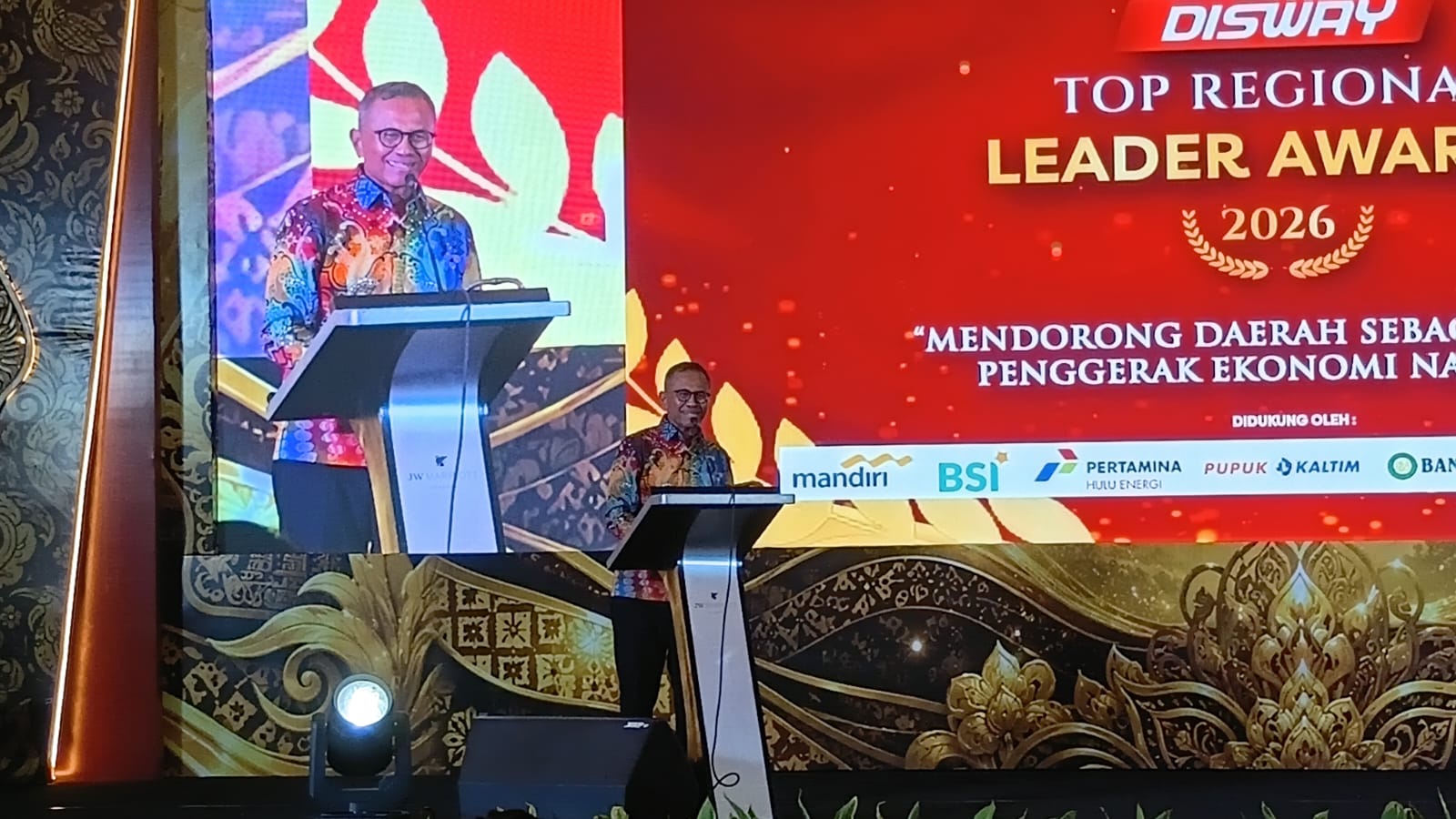 Dahlan Iskan, Founder Disway Group saat memberikan sambutan pada acara Disway Top Regional Leader Awards 2026 berlangsung di JW Marriott Hotel Jakarta Selatan, Kamis 11 Juni 2025. Dhuyuf/bantenekspres.co.id.