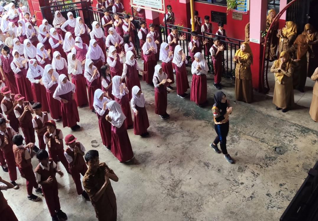 Siswa-siswi SDN Cipadu 3 saat mengikuti kegiatan MPLS tahun lalu.