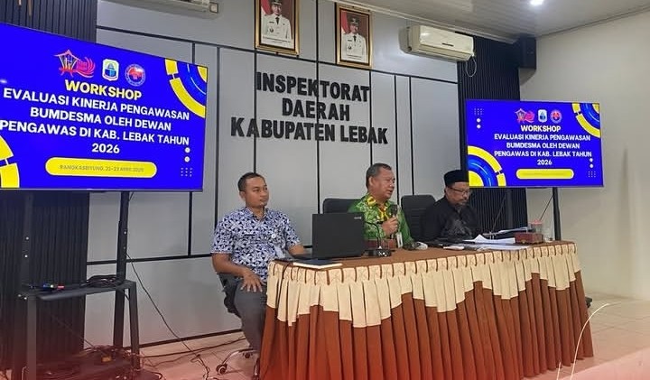 Inspetur Inspektorat Lebak Rusito memberikan materi kepada peserta workshop, di Aula kantor Ispektorat setempat. Foto : A Fadilah/BantenEkspres.co.id
