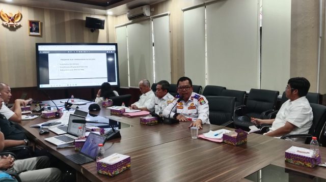 Kepala Dishub Kabupaten Tangerang, Jaenudin saat Rapat Dengar Pendapat di DPRD Kabupaten Tangerang, Rabu 17 Juni 2026.