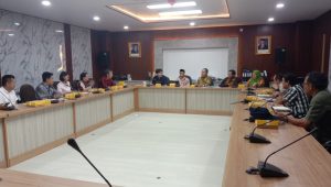 DPRD Kota Tangerang menggelar Rapat Dengar Pendapat bersama warga perumahan Modernland, Kecamatan Tangerang bersama instansi terkait serta pihak manajemen Modernland di ruang Badan Musyawarah, Rabu 16 Juni 2026.