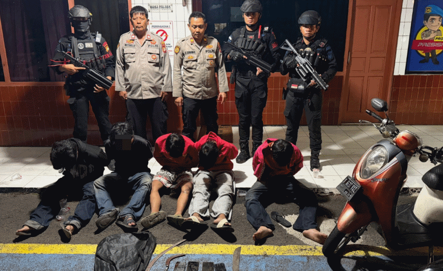 Brimob Gagalkan Dugaan Tawuran di Ciputat Timur, Sejumlah Senjata Tajam Disita