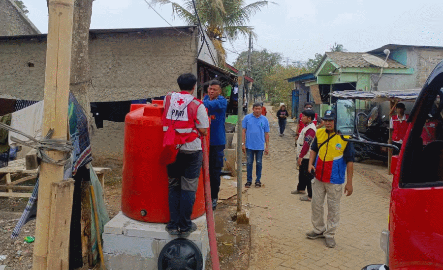 BPBD Kota Tangerang Salurkan 5.000 Liter Air Bersih ke Warga Kunciran Jaya