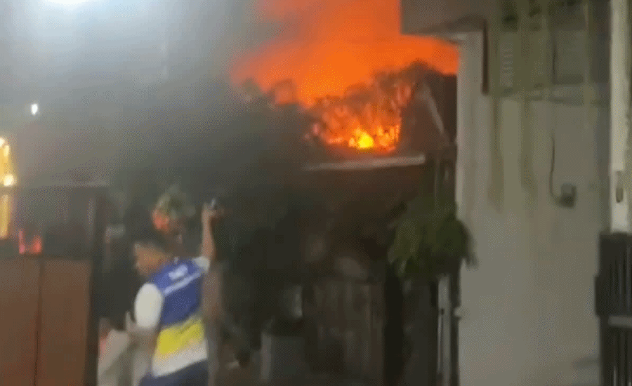 Diduga Korsleting Listrik, Rumah di Pondok Aren Terbakar