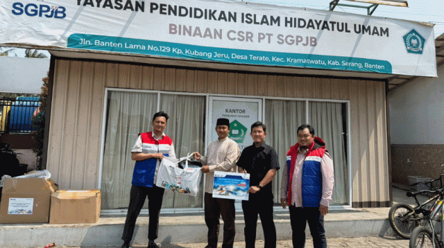 PGN Salurkan 45 Paket Seragam Sekolah untuk Anak Prasejahtera di Cilegon