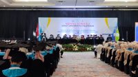 Ribuan mahasiswa Universitas Faletehan mengikuti Wisuda ke-VIII Sesi I di Ballroom Hotel Royale Krakatau, Cilegon, Selasa 6 Oktober 2026.